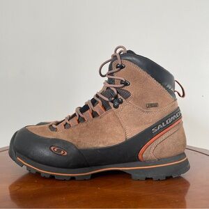 Salomon Men’s Suede Leather Gore-Tex Waterproof Hiking Boot | US 11